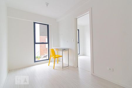 Sala de apartamento para alugar com 1 quarto, 35m² em Água Verde, Curitiba