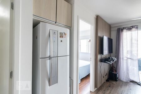 Sala/Cozinha de apartamento para alugar com 1 quarto, 33m² em Jardim Santa Teresinha, São Paulo