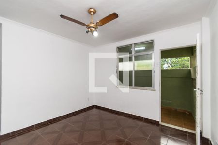 Sala de apartamento à venda com 2 quartos, 54m² em Olaria, Rio de Janeiro