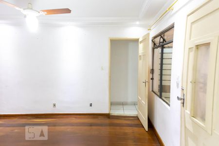 Sala de casa à venda com 2 quartos, 110m² em Vila Albano, São Paulo