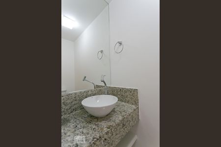 Lavabo de apartamento para alugar com 2 quartos, 58m² em Carmo, Belo Horizonte