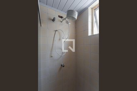 Banheiro de apartamento para alugar com 1 quarto, 42m² em Jardim do Salso, Porto Alegre