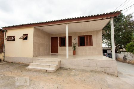 Fachada de casa à venda com 3 quartos, 180m² em Estância Velha, Canoas