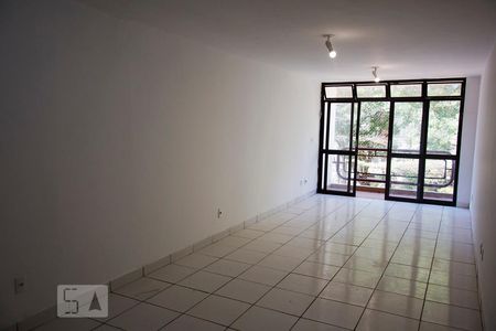 Sala de kitnet/studio para alugar com 1 quarto, 34m² em Asa Norte, Brasília