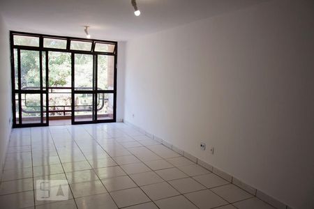 Sala de kitnet/studio para alugar com 1 quarto, 34m² em Asa Norte, Brasília