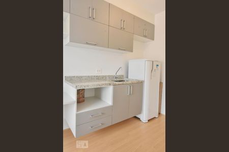 Cozinha de kitnet/studio à venda com 1 quarto, 22m² em Jardim das Acácias, São Paulo