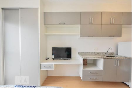 Sala de kitnet/studio para alugar com 1 quarto, 22m² em Jardim das Acácias, São Paulo