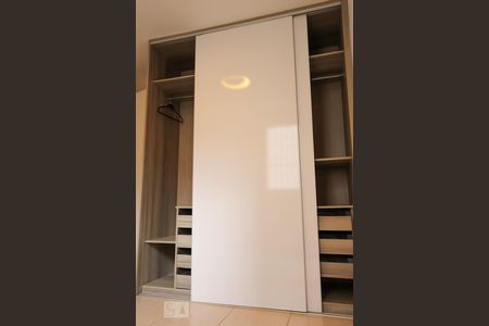 Quarto 1 - Armários de apartamento para alugar com 1 quarto, 42m² em Parque Santana, Mogi das Cruzes