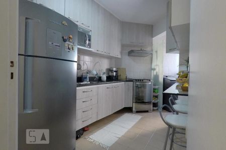 Cozinha de apartamento para alugar com 2 quartos, 54m² em Vila Vermelha, São Paulo