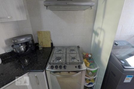 Cozinha de apartamento para alugar com 2 quartos, 54m² em Vila Vermelha, São Paulo