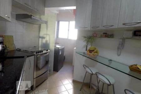 Cozinha de apartamento para alugar com 2 quartos, 54m² em Vila Vermelha, São Paulo