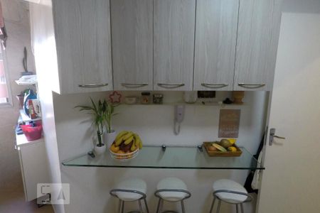 Cozinha de apartamento para alugar com 2 quartos, 54m² em Vila Vermelha, São Paulo