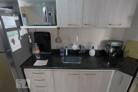 Cozinha de apartamento para alugar com 2 quartos, 54m² em Vila Vermelha, São Paulo