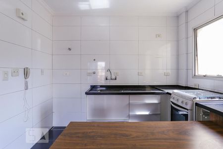 Cozinha de apartamento para alugar com 3 quartos, 75m² em Lapa, São Paulo