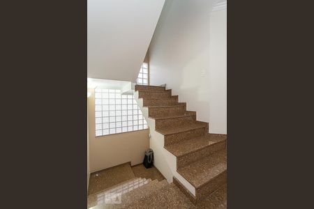 Escadas  de casa à venda com 3 quartos, 320m² em Vila Alpina, São Paulo