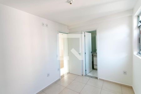 Quarto Suíte de apartamento à venda com 2 quartos, 52m² em Conjunto Califórnia, Belo Horizonte