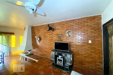 Casa à venda com 483m², 3 quartos e 8 vagasSala