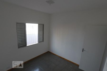 Quarto de casa à venda com 4 quartos, 216m² em Jardim Henriqueta, Taboão da Serra