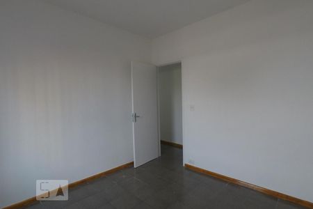 Quarto de casa para alugar com 4 quartos, 216m² em Jardim Henriqueta, Taboão da Serra