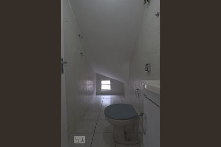 Lavabo de casa à venda com 4 quartos, 216m² em Jardim Henriqueta, Taboão da Serra