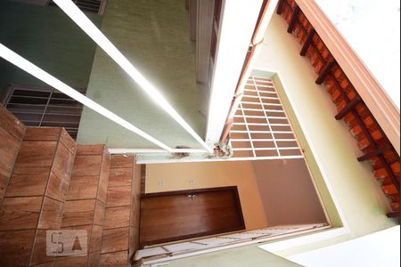 Escada de casa para alugar com 3 quartos, 70m² em Ceilândia Sul (ceilândia), Brasília