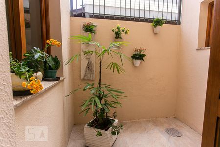 Casa à venda com 198m², 3 quartos e 2 vagas Casa à venda com 198m², 3 quartos e 2 vagasJardim de inverno