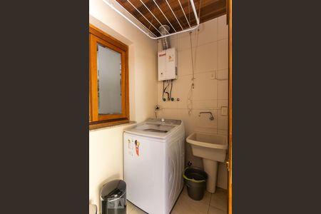 Casa à venda com 198m², 3 quartos e 2 vagas Casa à venda com 198m², 3 quartos e 2 vagasÁrea de Serviço