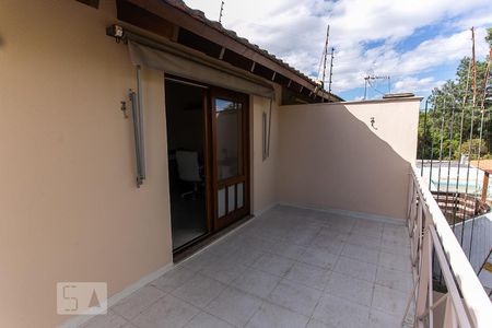 Casa à venda com 198m², 3 quartos e 2 vagas Casa à venda com 198m², 3 quartos e 2 vagasSacada Terceiro andar