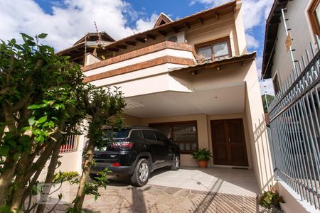 Casa à venda com 198m², 3 quartos e 2 vagas Casa à venda com 198m², 3 quartos e 2 vagasFachada