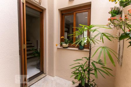 Casa à venda com 198m², 3 quartos e 2 vagas Casa à venda com 198m², 3 quartos e 2 vagasJardim de inverno