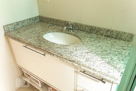 Casa à venda com 198m², 3 quartos e 2 vagas Casa à venda com 198m², 3 quartos e 2 vagasBanheiro Terceiro andar