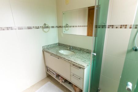 Casa à venda com 198m², 3 quartos e 2 vagas Casa à venda com 198m², 3 quartos e 2 vagasBanheiro Terceiro andar