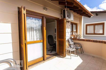 Casa à venda com 198m², 3 quartos e 2 vagas Casa à venda com 198m², 3 quartos e 2 vagasQuarto 3 suíte - Sacada