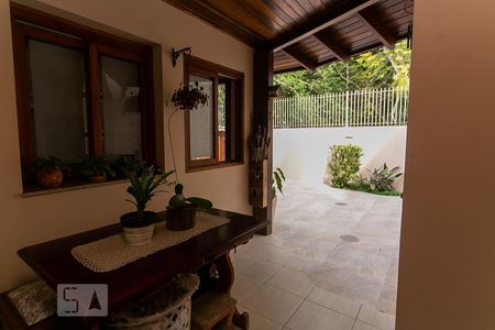 Casa à venda com 198m², 3 quartos e 2 vagas Casa à venda com 198m², 3 quartos e 2 vagasÁrea de lazer