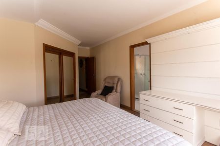 Casa à venda com 198m², 3 quartos e 2 vagas Casa à venda com 198m², 3 quartos e 2 vagasQuarto 3 suíte