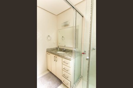 Casa à venda com 198m², 3 quartos e 2 vagas Casa à venda com 198m², 3 quartos e 2 vagasBanheiro 1