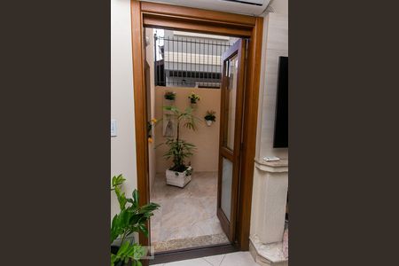 Casa à venda com 198m², 3 quartos e 2 vagas Casa à venda com 198m², 3 quartos e 2 vagasJardim de inverno