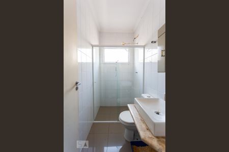 Casa à venda com 510m², 4 quartos e 3 vagas Casa à venda com 510m², 4 quartos e 3 vagasBanheiro da Suíte 2