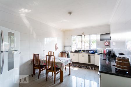Casa à venda com 510m², 4 quartos e 3 vagas Casa à venda com 510m², 4 quartos e 3 vagasCozinha