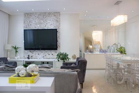 Sala de casa para alugar com 3 quartos, 190m² em Vila Nova Mazzei, São Paulo
