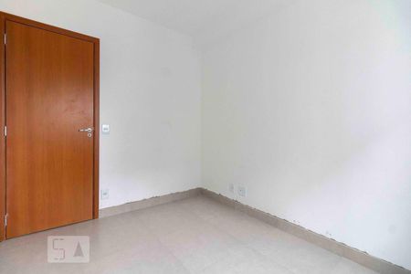 Quarto 1 de apartamento para alugar com 2 quartos, 45m² em Vila Brasil, São Paulo