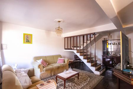 Sala de casa à venda com 4 quartos, 150m² em Vila Nova, Porto Alegre