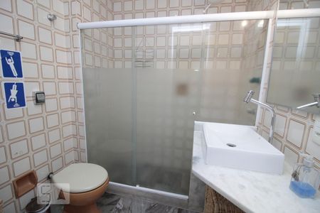 Banheiro de apartamento à venda com 1 quarto, 64m² em Copacabana, Rio de Janeiro