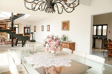 Sala de Jantar de casa à venda com 5 quartos, 400m² em Jardim Santa Helena, São Paulo