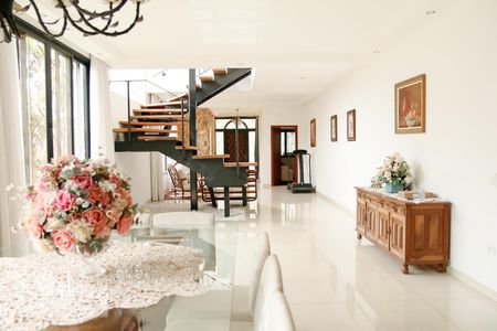 Sala de Jantar de casa à venda com 5 quartos, 400m² em Jardim Santa Helena, São Paulo