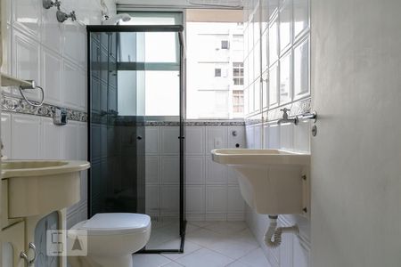 Banheiro de apartamento para alugar com 1 quarto, 50m² em Santa Cecília, São Paulo