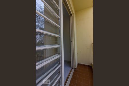 Sacada de apartamento para alugar com 3 quartos, 68m² em Granja Viana Ii, Cotia