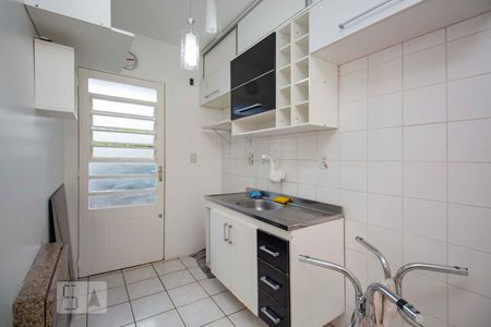 Cozinha  de casa de condomínio à venda com 2 quartos, 78m² em Alto Petrópolis, Porto Alegre