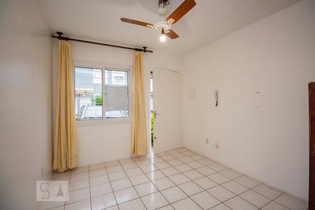 Sala  de casa de condomínio à venda com 2 quartos, 78m² em Alto Petrópolis, Porto Alegre