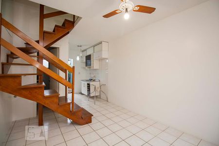 Sala  de casa de condomínio à venda com 2 quartos, 78m² em Alto Petrópolis, Porto Alegre